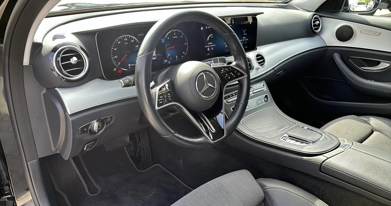 Mercedes-Benz Klasa E cena 212000 przebieg: 57190, rok produkcji 2021 z Wadowice małe 301